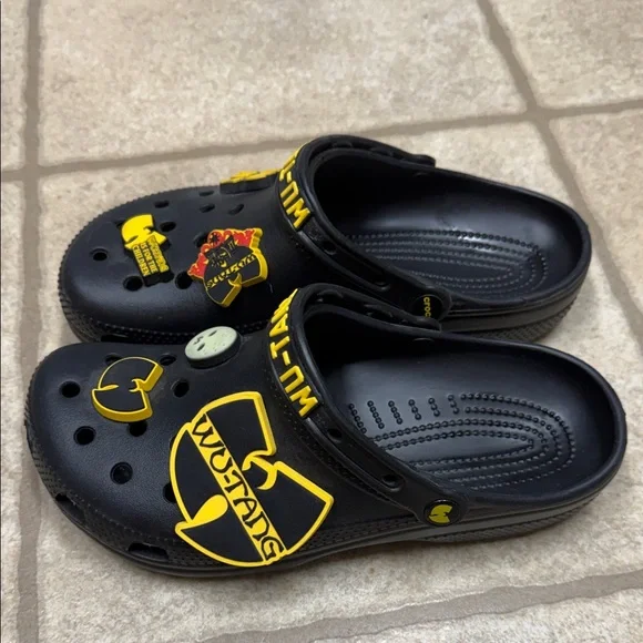 CROCS Black Mules with Vibrant Yellow Details - Picture 3 of 4